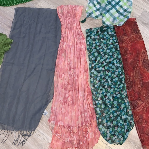 Fringe ruffle casual Snowman bundle of 8 scarves - Picture 5 of 10